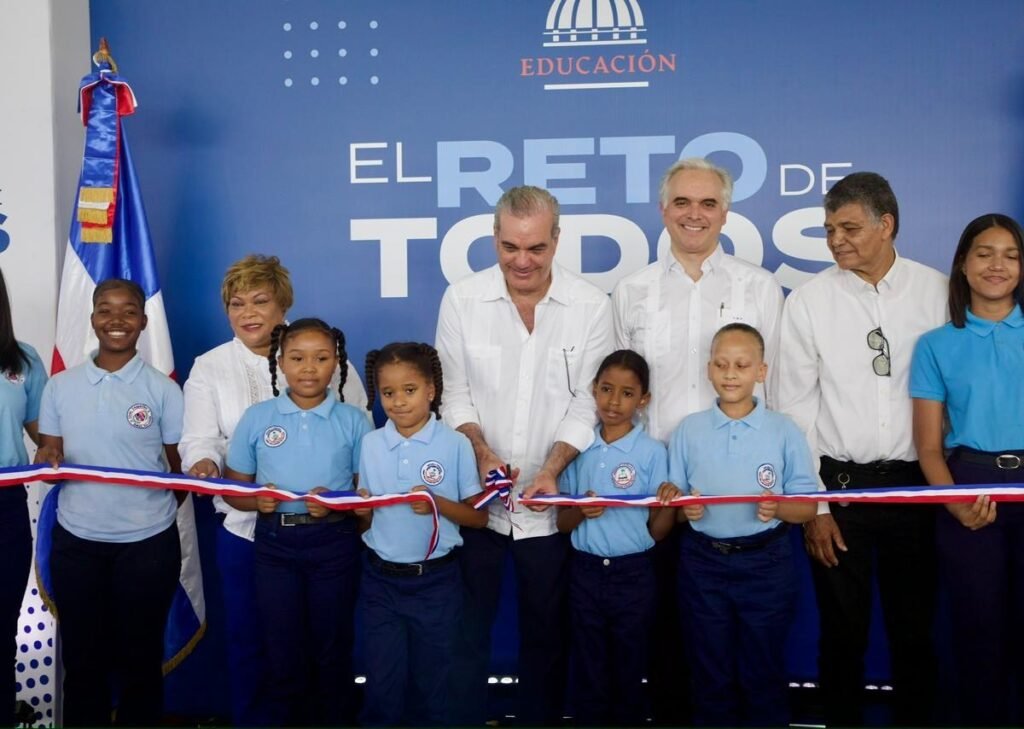 Abinader entrega techados escolares en Herrera y La Fe y se reaviva el debate sobre la infraestructura educativa: en contexto