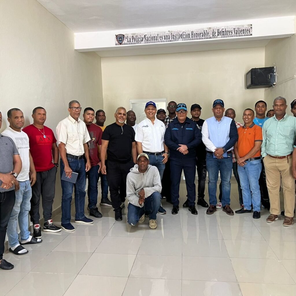 Policía pide apoyo a comerciantes de Barahona ante venta de piezas de dudosa procedencia