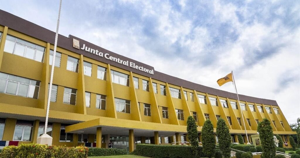 Dominicanos en Nueva York apoyan restricción de la JCE sobre difusión de encuestas