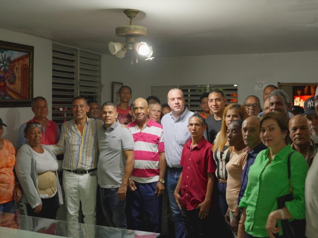 Fuerza del Pueblo integra a exdirigentes del PRM en La Vega y aumenta la presión sobre el oficialismo