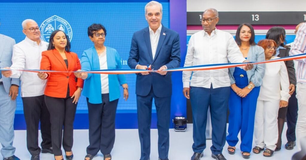 Abinader encabeza en la UASD entrega de obras financiadas con fondos estatales
