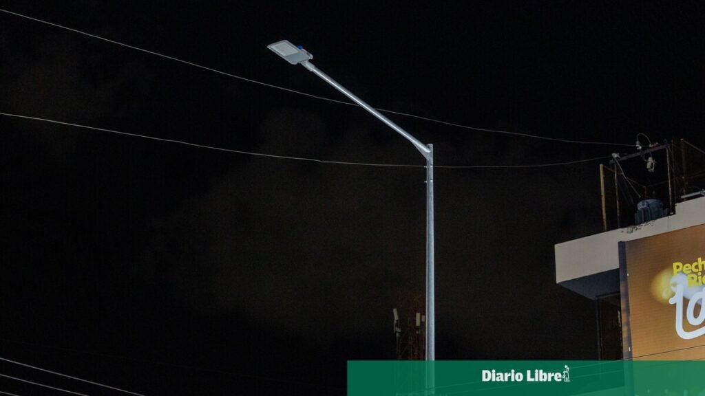 Robo de cableado deja con zonas oscuras el paso a desnivel de la Isabel Aguiar, inaugurado hace siete meses