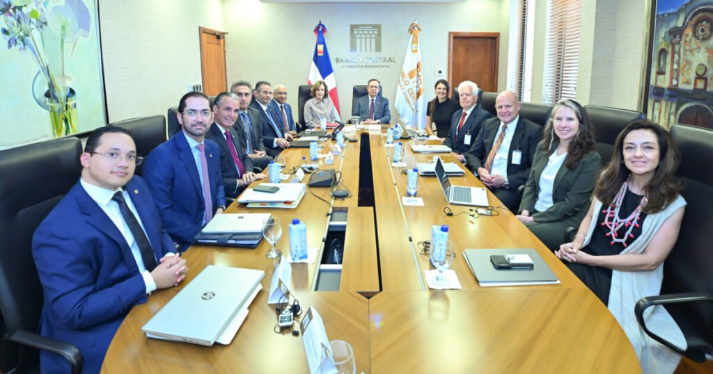 Misión del Tesoro de EE.UU. revisa con el Banco Central tareas pendientes en inclusión financiera y acceso al crédito