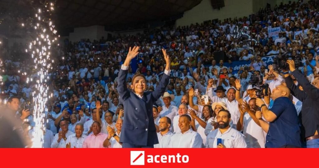 Carolina Mejía formaliza sus aspiraciones presidenciales con un acto multitudinario en la Región Norte