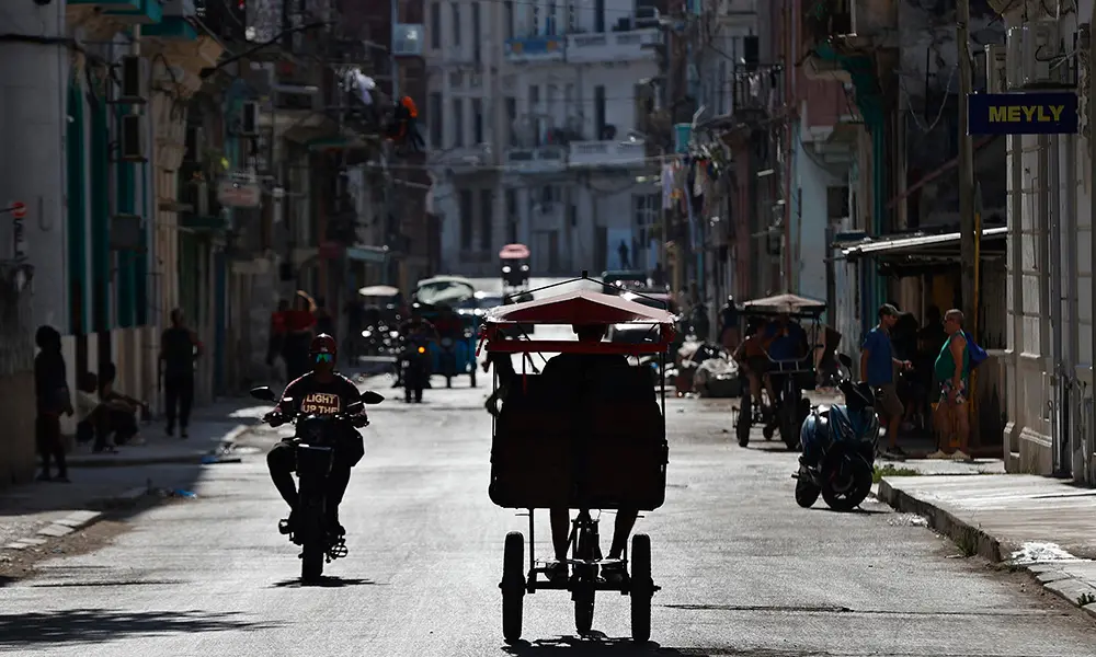 La Habana se muestra abierta a examinar la oferta de EE.UU. en medio de carencias reconocidas por el propio Gobierno: en contexto
