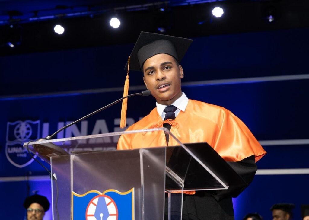 Graduación de excelencia en Unapec reabre el contraste entre talento joven y retos pendientes del país
