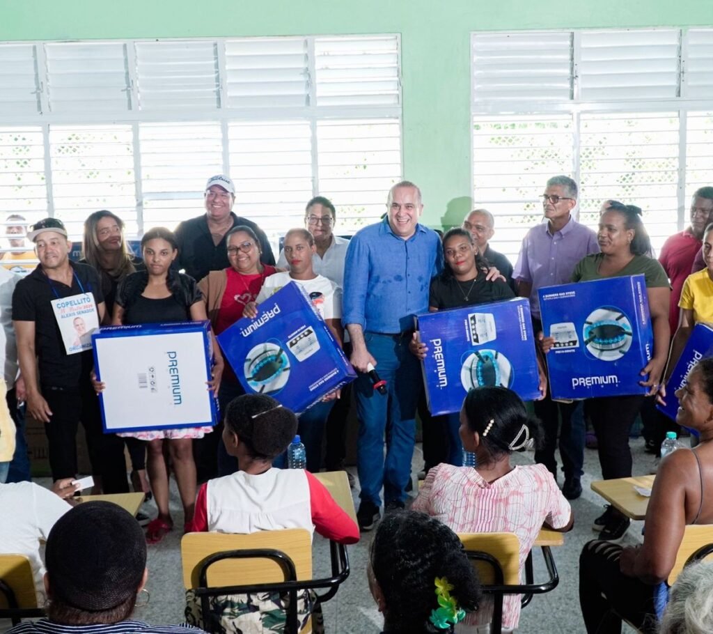 Alexis Victoria activa jornada masiva en María Trinidad Sánchez y reabre el foco sobre el uso político de actos desde cargos públicos