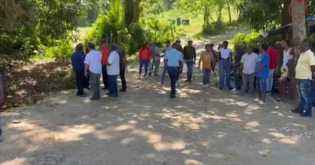 Policía investiga muerte de niño hallado en arroyo de San Cristóbal a la espera de autopsia: en contexto
