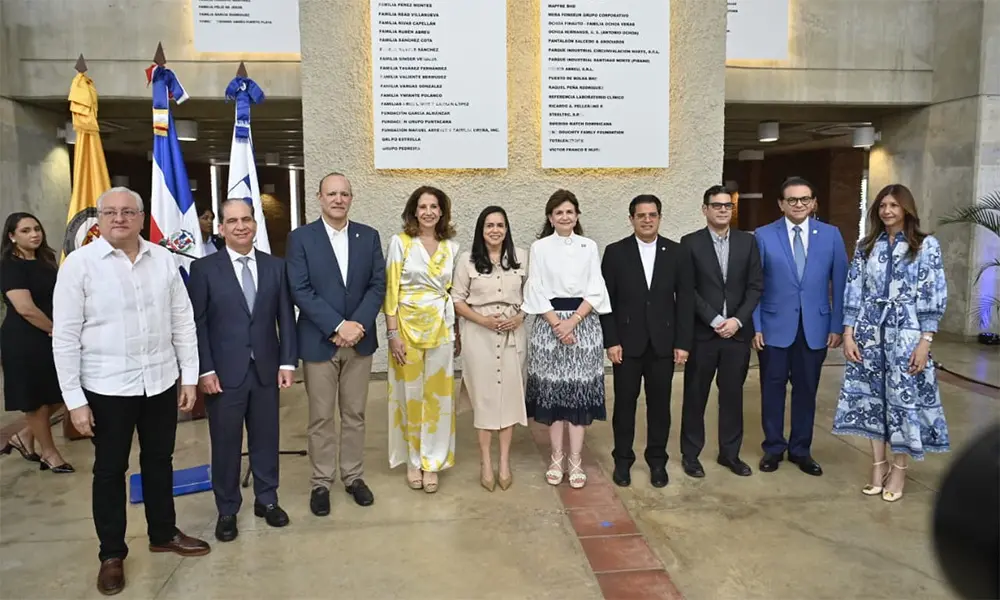 Acto en la PUCMM vuelve a poner el foco en la dependencia de aportes privados para sostener becas e investigación: en contexto