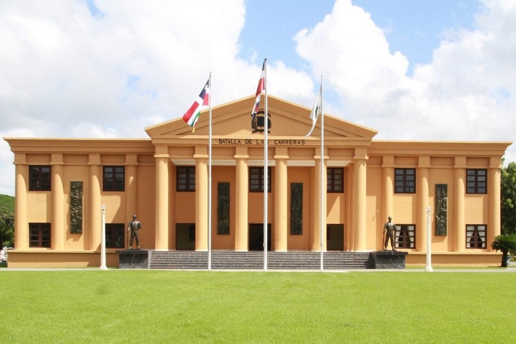 Muerte de cadete durante entrenamiento deja bajo escrutinio protocolos en academia militar de Santo Domingo Este