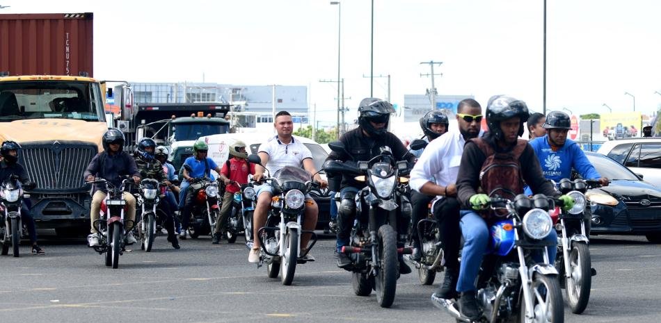 Usuarios de Barahona reclaman por el alza del motoconcho y su impacto en el costo de vida