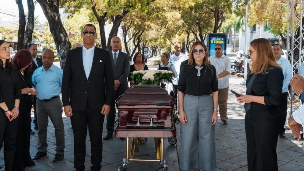 Velatorio de Carlos Batista reunió a autoridades y figuras públicas en un homenaje que volvió a poner el foco sobre el uso institucional de actos oficiales