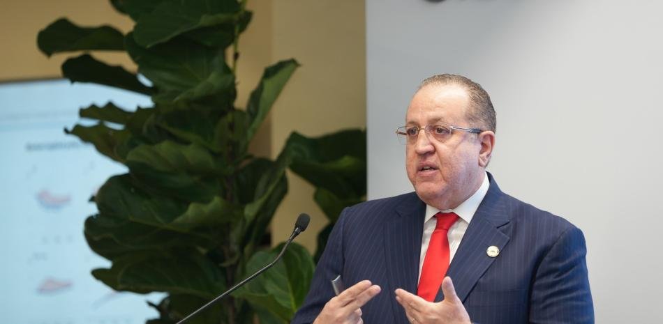Gobierno admite más alzas en combustibles mientras reconoce límite del subsidio estatal