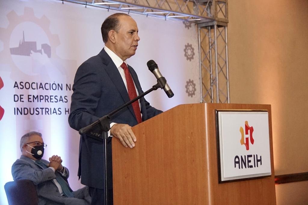 Aneih instala su nuevo directorio y pide unir al sector productivo ante la crisis económica y social