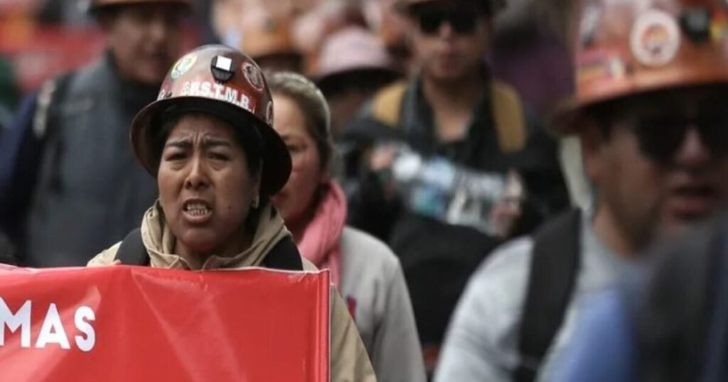 Bolivia mantiene protestas y bloqueos mientras el Gobierno impulsa nuevas mesas de diálogo