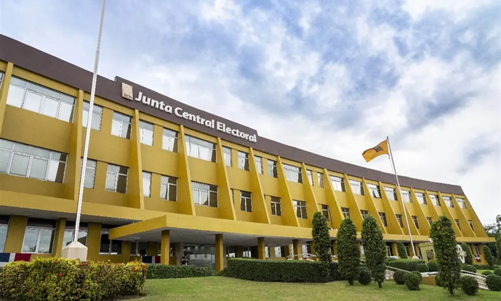 Contexto: JCE advierte que un recorte a los fondos partidarios en 2026 profundiza el incumplimiento legal y afecta la competencia electoral