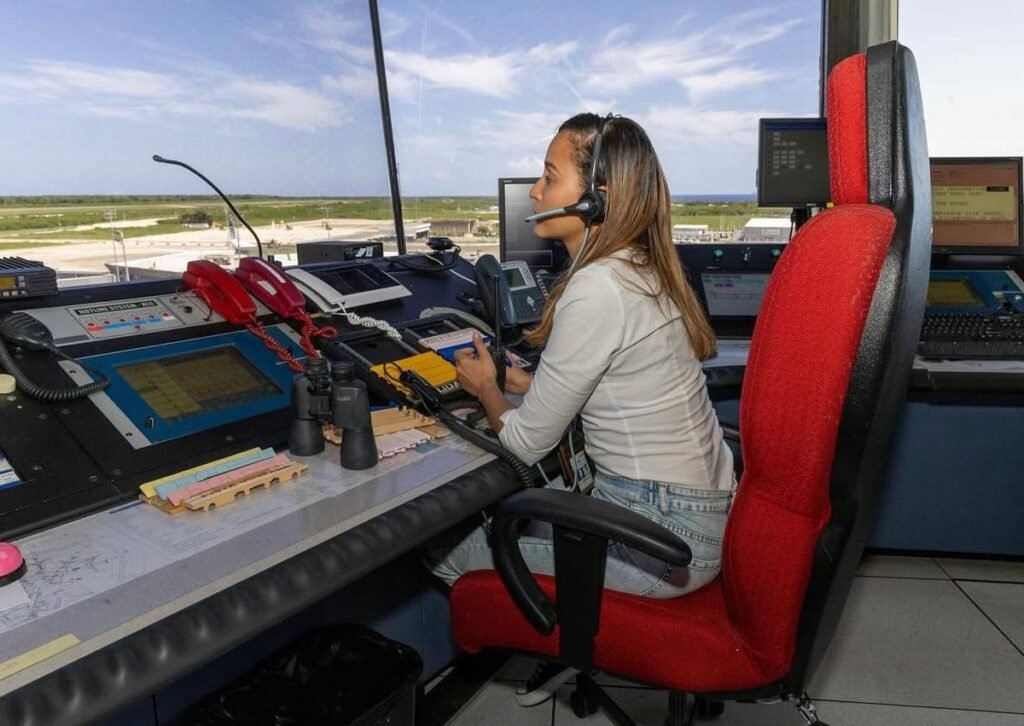 IDAC convoca concurso para controladores con plazo limitado y proceso digital