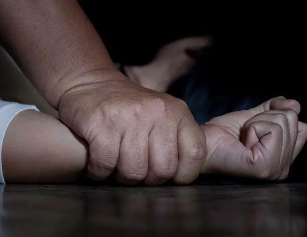 Caso de violencia en Gascue mantiene bajo revisión judicial a imputado por agresión