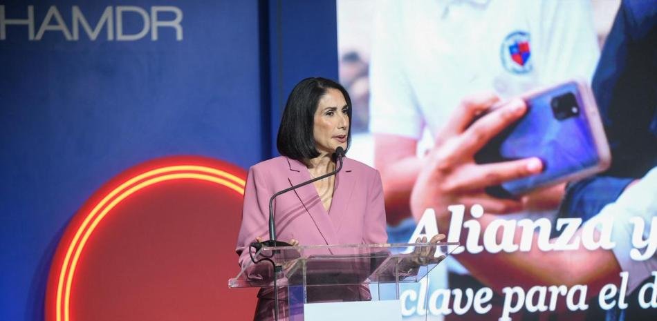 Menores recursos llevan a Arbaje a respaldarse en el sector privado para sostener programas sociales