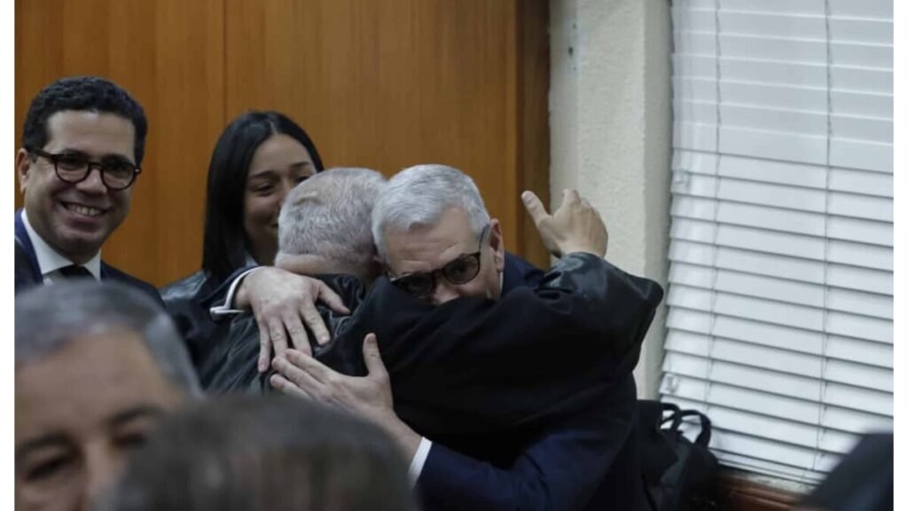 35 acusados irán a juicio en caso de exfuncionarios, mientras cinco quedan fuera por falta de pruebas