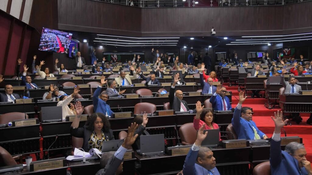 Diputados aprueban memorias del Ejecutivo de 2019 con siete años de atraso y bajo reclamos de mayor control