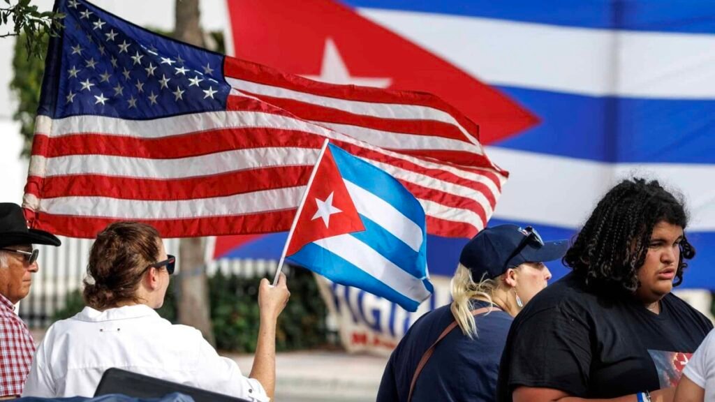 EE. UU. inculpa a Raúl Castro y suma presión sobre Cuba en plena crisis económica y energética