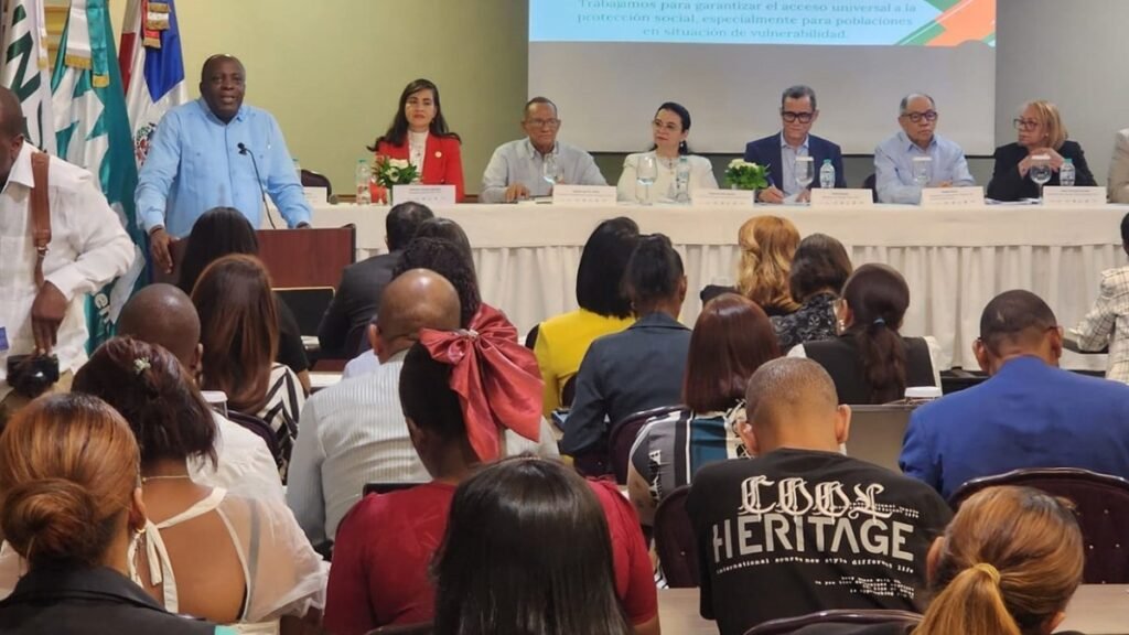 Organizaciones piden que la reforma de la Seguridad Social incluya a quienes siguen fuera del sistema: en contexto