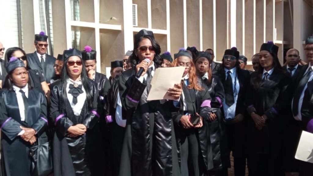 Paro judicial en San Pedro de Macorís deja al desnudo carencias y sobrecarga laboral