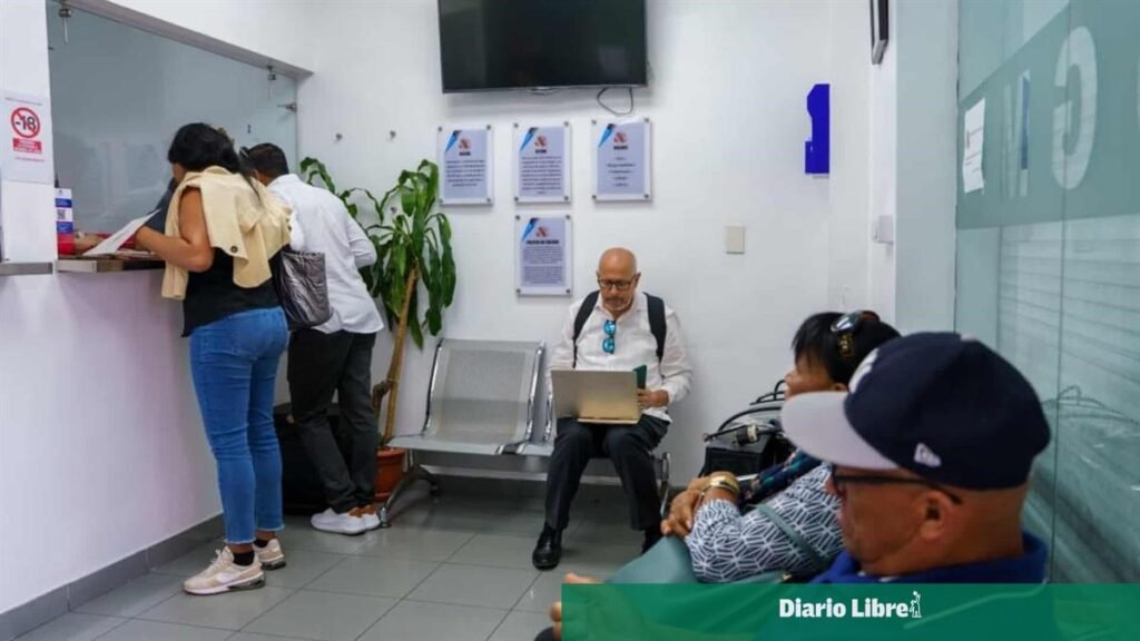 Gobierno presenta permiso digital para salida de menores y abre debate sobre controles, costos y ejecución
