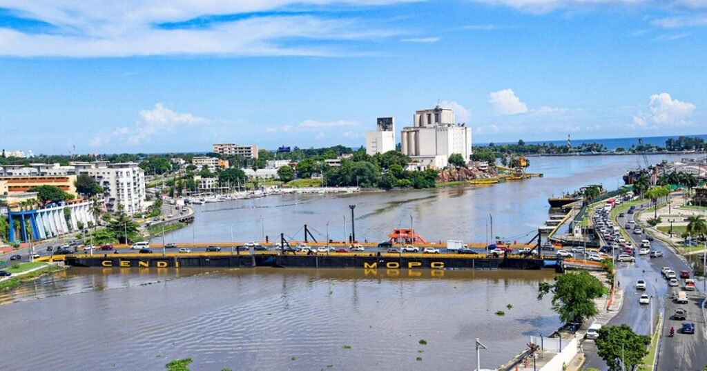 Cierre del Puente Flotante reaviva presión sobre la movilidad entre el Distrito Nacional y Santo Domingo Este: en contexto