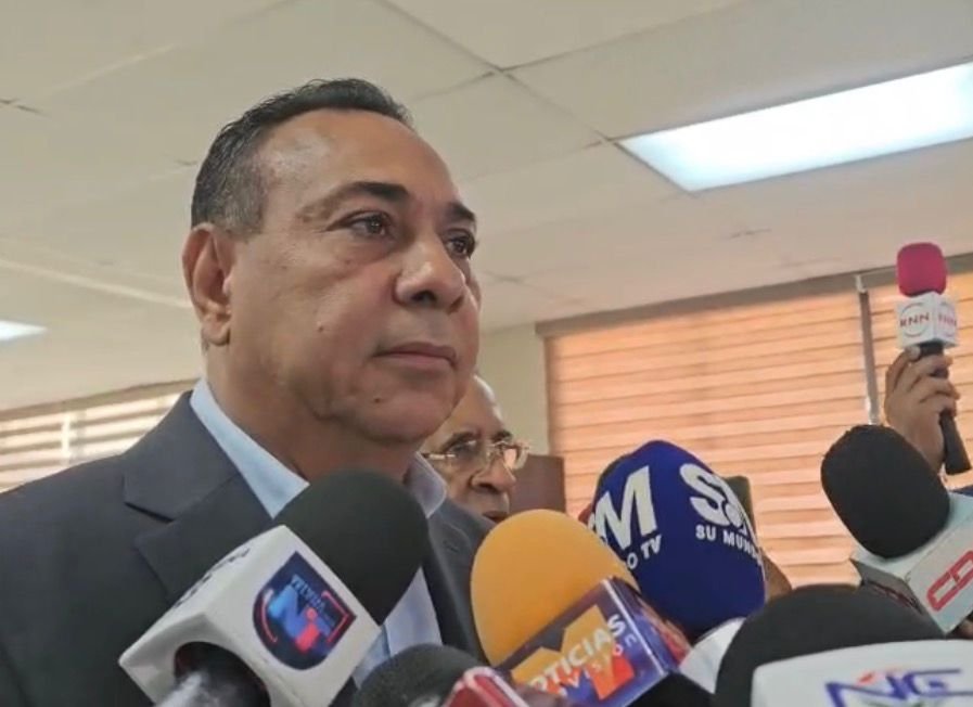 Senador admite que la austeridad debe alcanzar al Congreso ante la presión fiscal