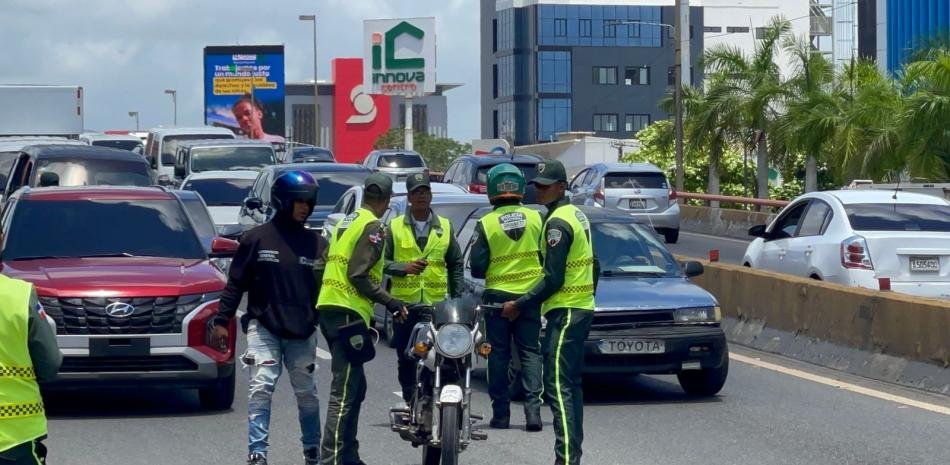 Operativo de Digesett expone que persisten violaciones en vías restringidas del Gran Santo Domingo