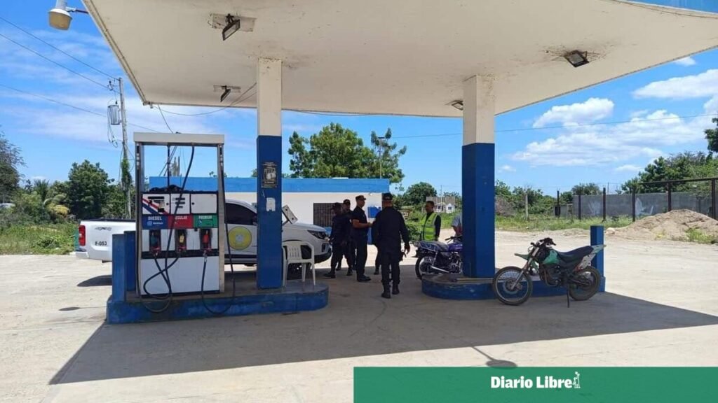 Clausura de tres estaciones expone fallas de control sobre la calidad de los combustibles en Azua y Montecristi: en contexto