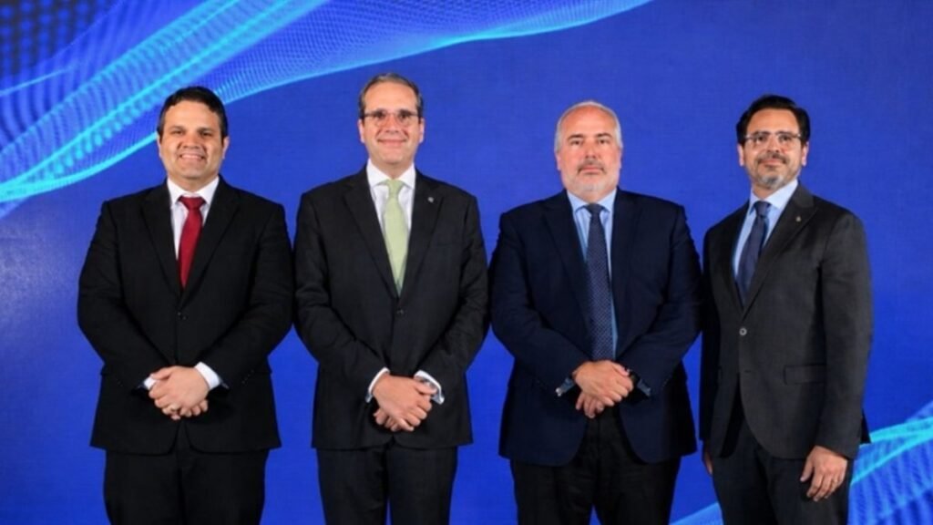 Economistas prevén más presión fiscal e inflación para el Gobierno en 2026: en contexto