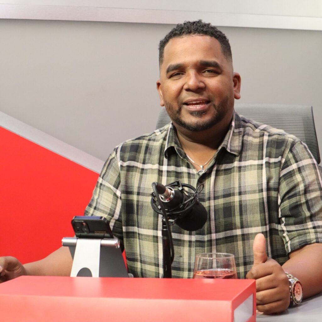 Adán Lesther cuestiona promoción de supuesta “playa privada” en Boca Chica y pide rectificar anuncio: en contexto