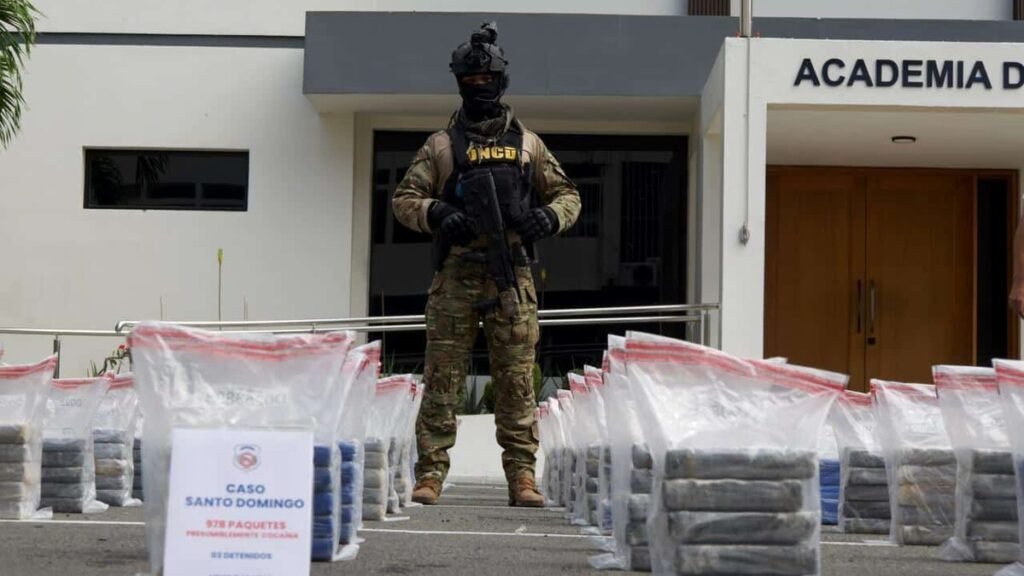 Incautan 978 paquetes de presunta cocaína y el caso vuelve a poner foco en el narcotráfico en aguas dominicanas