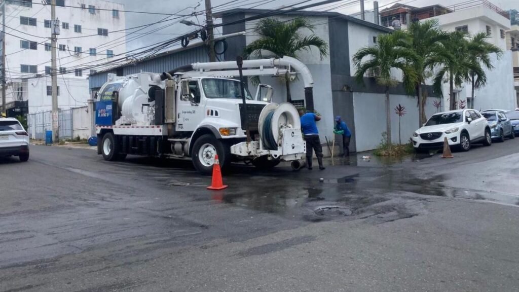 ADN refuerza limpieza de drenajes y obras preventivas por vaguada y onda tropical