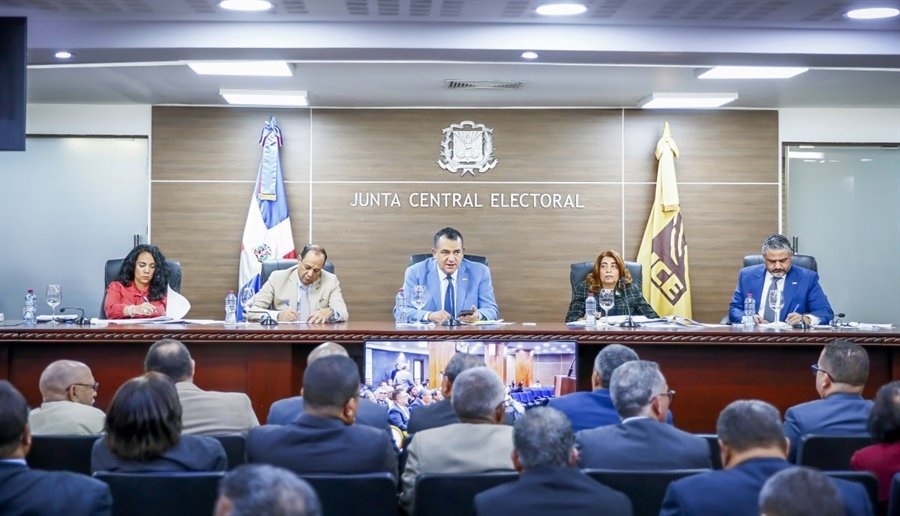 JCE advierte sobre otro recorte a los fondos de los partidos y cuestiona su impacto legal: en contexto