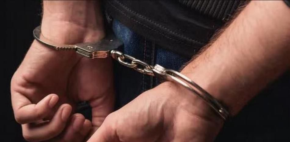 Procesan a un raso por feminicidio con su arma de reglamento y se mantiene la alerta institucional: en contexto