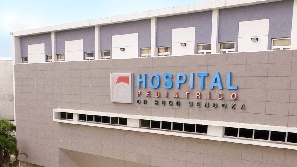 Hospital Hugo Mendoza suspende al personal bajo investigación por muerte de niña de cinco años: en contexto