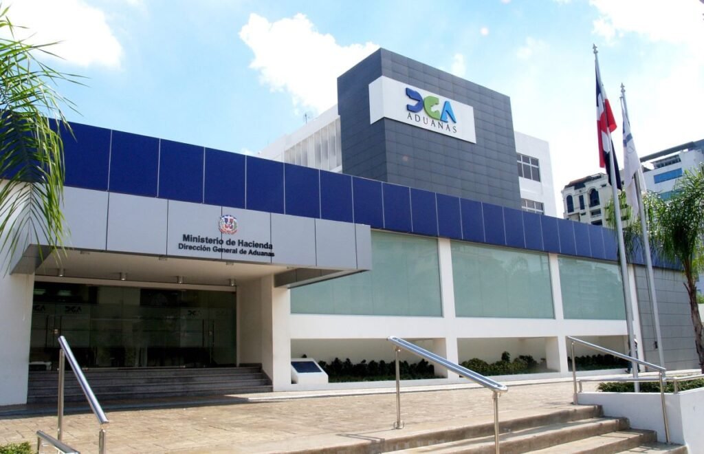 Aduanas recaudó RD$84,372 millones en cuatro meses, pero no alcanzó su meta
