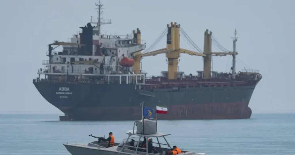 Cobros de Irán en Ormuz elevan la tensión sobre una ruta clave del crudo