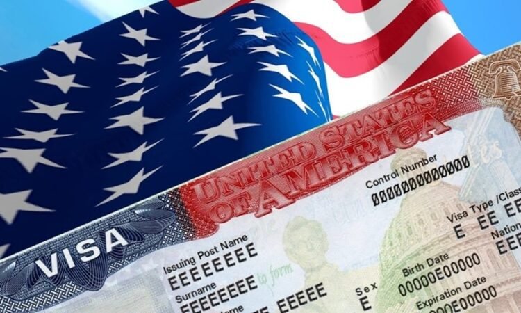 Tribunal de EE.UU. elimina cobro de US$100,000 que frenó empleos y expuso el costo de la medida