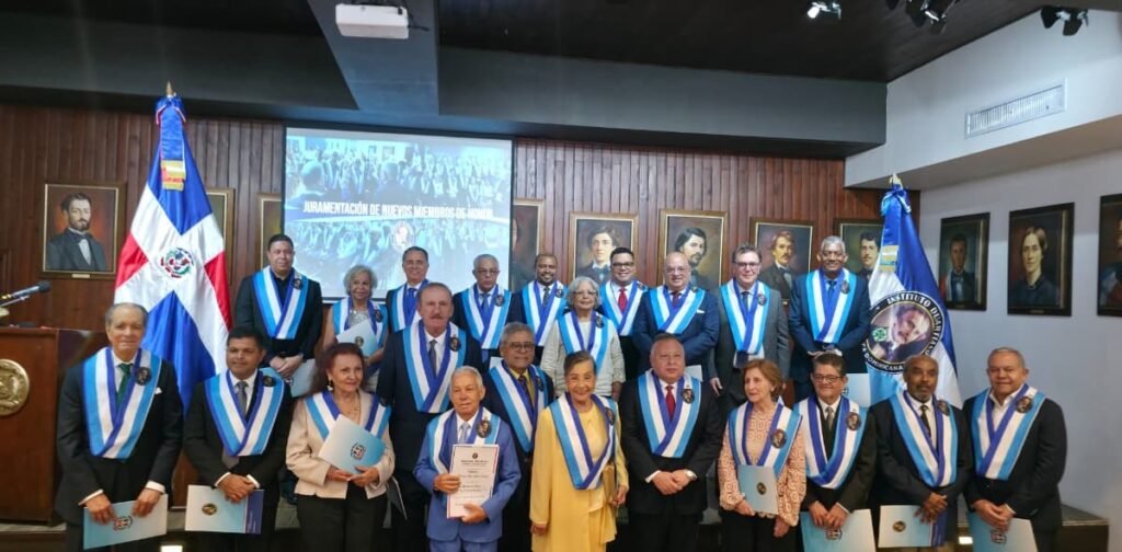 Instituto Duartiano advierte sobre versiones incorrectas del Escudo Nacional en entidades estatales