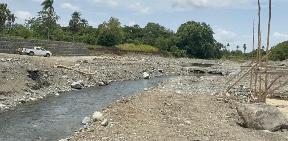 Medio Ambiente reconoce que sigue la extracción ilegal de arena en el Camú