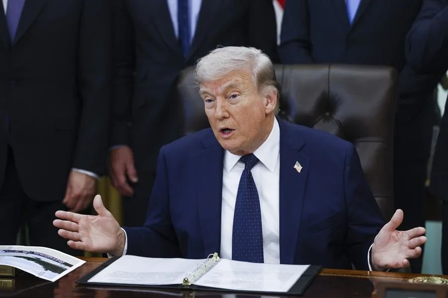 Trump reaviva acusaciones de fraude en California sin mostrar pruebas y presiona por su ley electoral