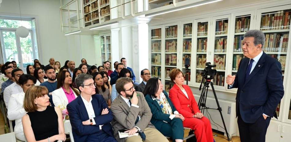 Leonel Fernández conversa en Madrid sobre formación y liderazgo ante los retos del mundo actual
