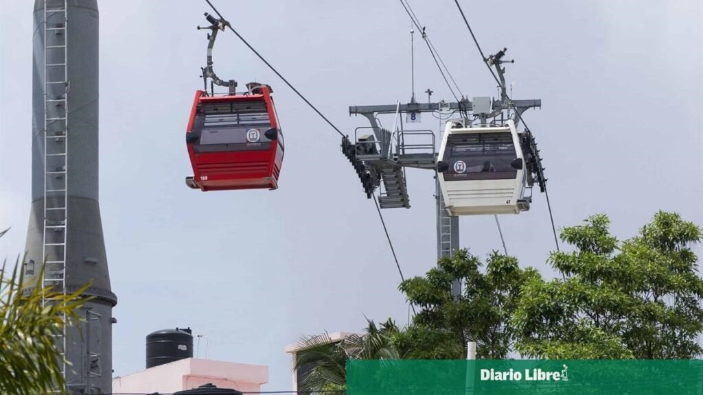 Vuelve a operar un tramo del Teleférico tras una suspensión temporal y un aviso emitido tarde