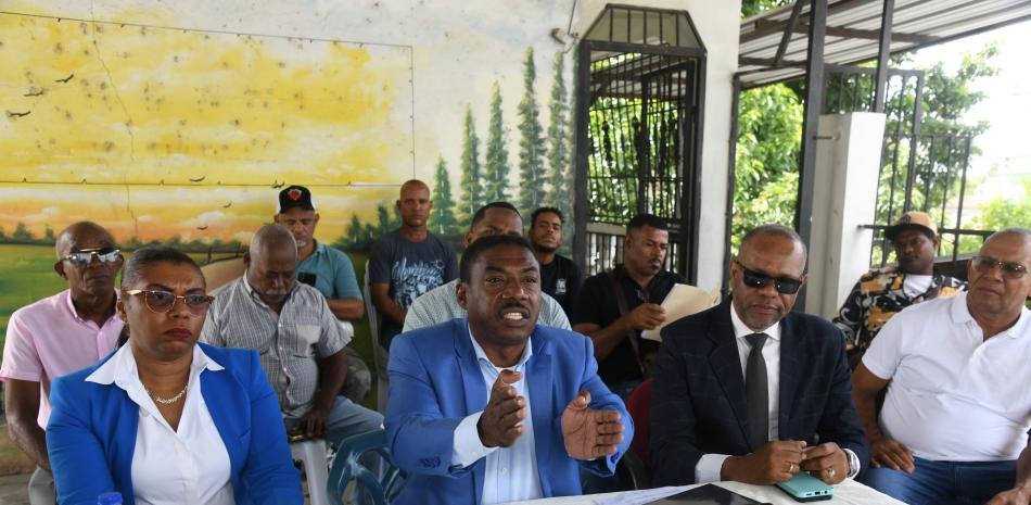 Transportistas de Los Alcarrizos rechazan plan vial de RD$300 millones por quedar fuera de su diseño