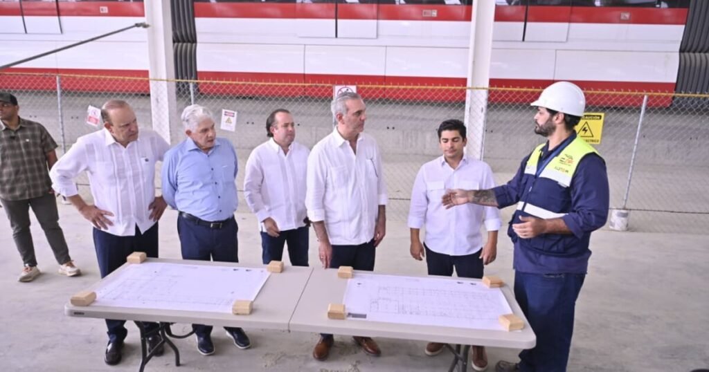 Abinader supervisa en Santiago el monorriel, que aún no entra en servicio